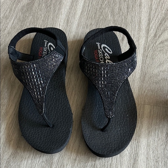 Skechers Black Women's Sandals (NWOT) - Picture 2 of 9